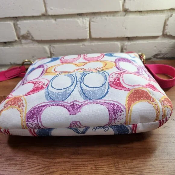 Like New Rare Coach Scribble Multi-Color Crossbody Bag Purse - Picture 4 of 13